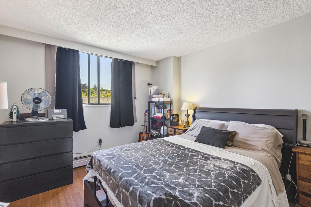 listing image 1102334185380245655