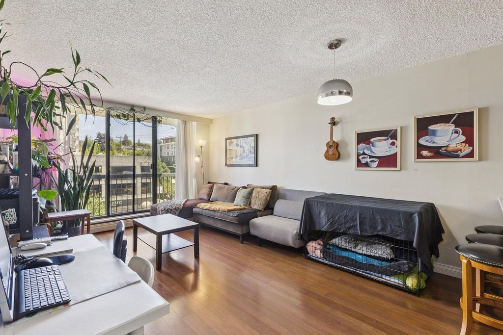 listing image 1102840522262065715