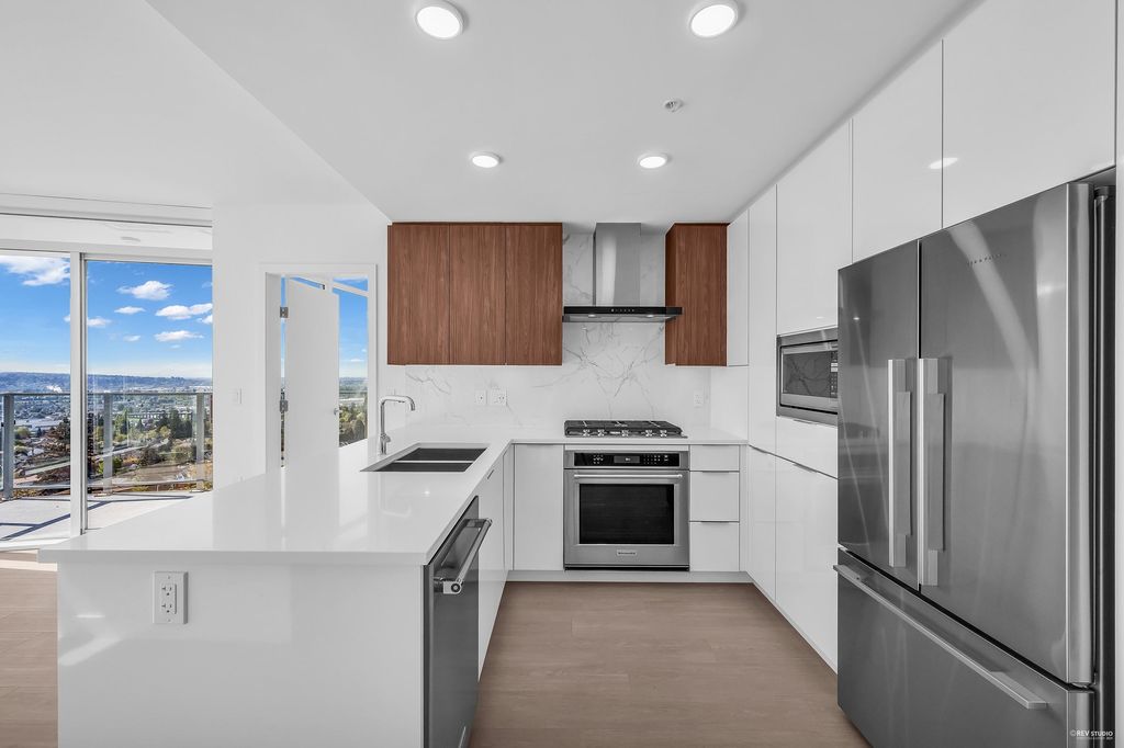 listing image 1109850245309476420
