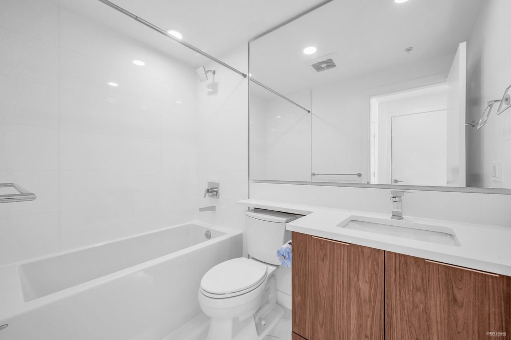 listing image 1104933512949128929