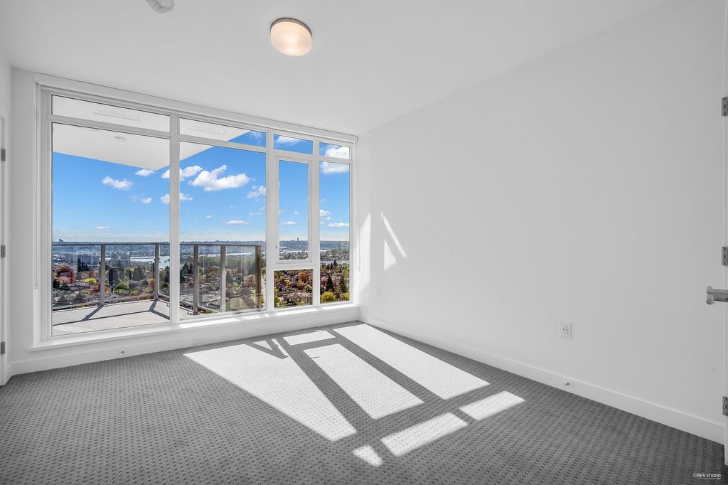listing image 1100786451339459119