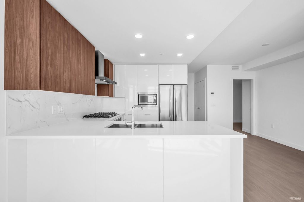 listing image 1108970156925621352