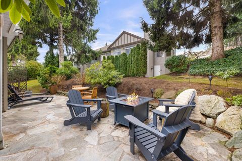 2533 152 Street 75 Surrey BC V4P 1N4