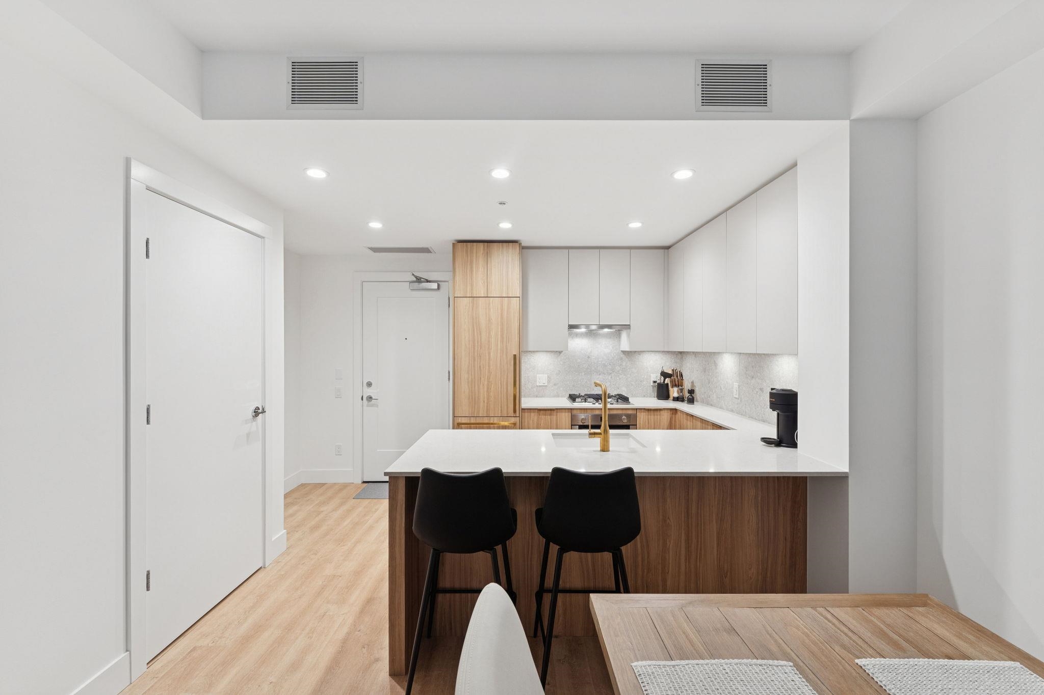 2375 Emery Court 208