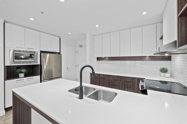 303 - 553 Foster Ave, Coquitlam, BC 4