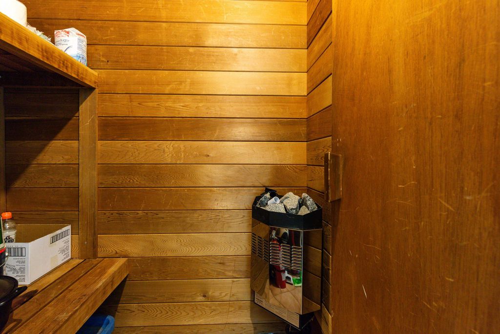 listing image 1109452927704631481