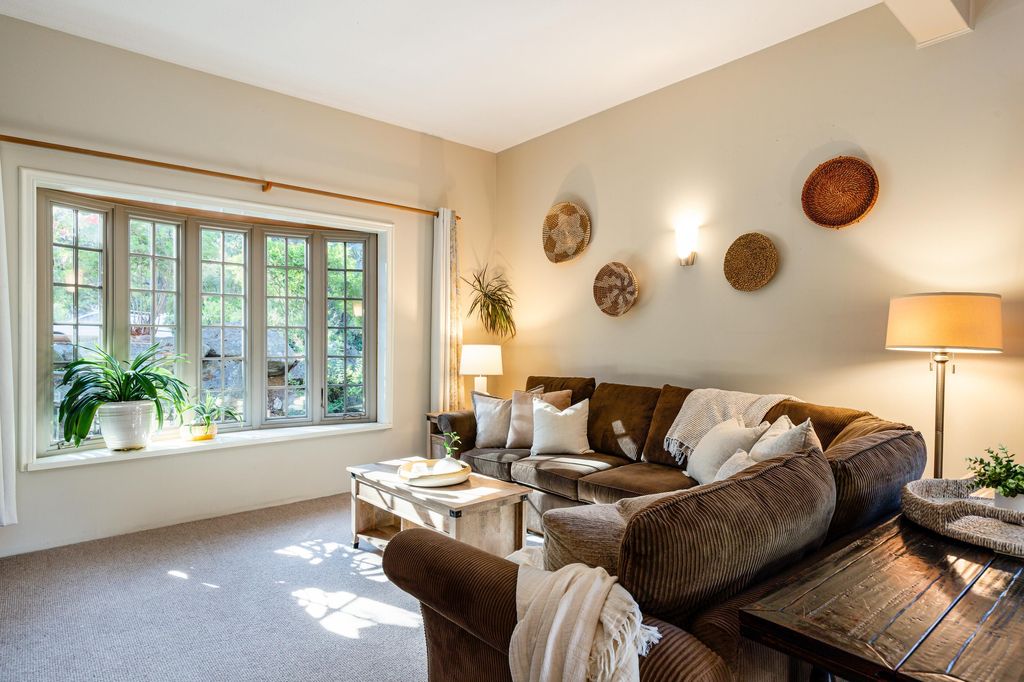 listing image 1102249643063432746