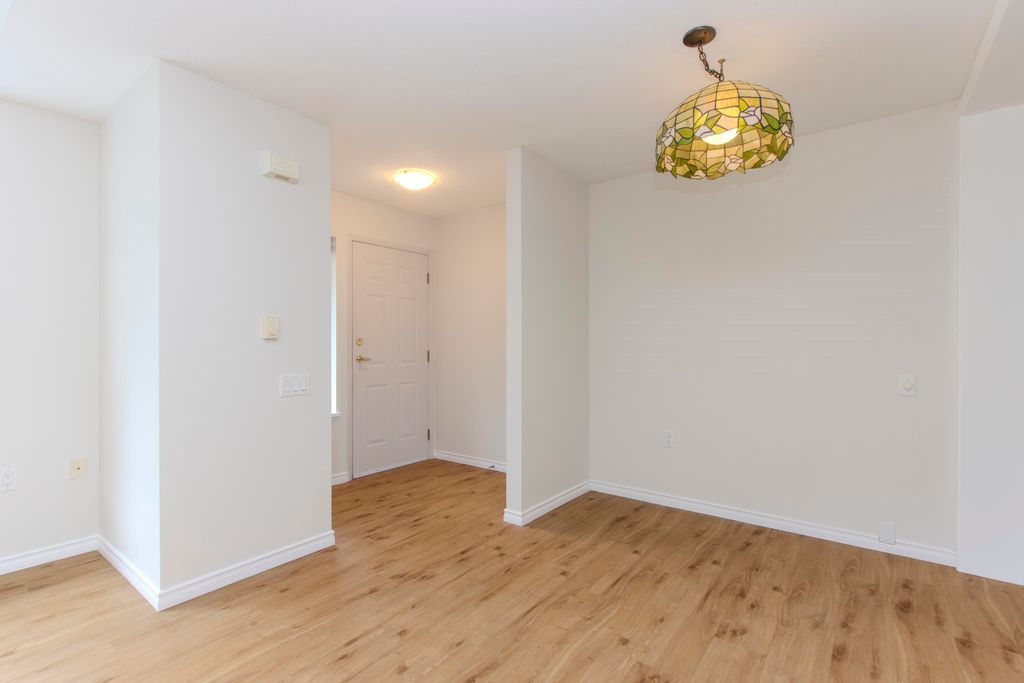 listing image 1107437410832010184