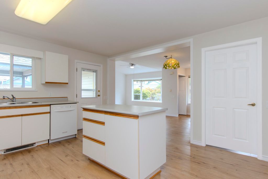 listing image 1108973177548107826