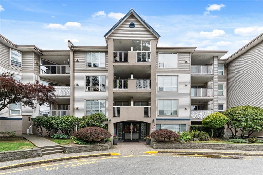 Photo of 9165 Broadway Street #305, Chilliwack, BC V2P 7Z8 (MLS # R3160805)