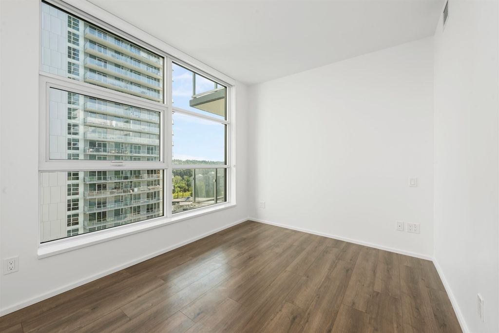 listing image 1104605469038635391