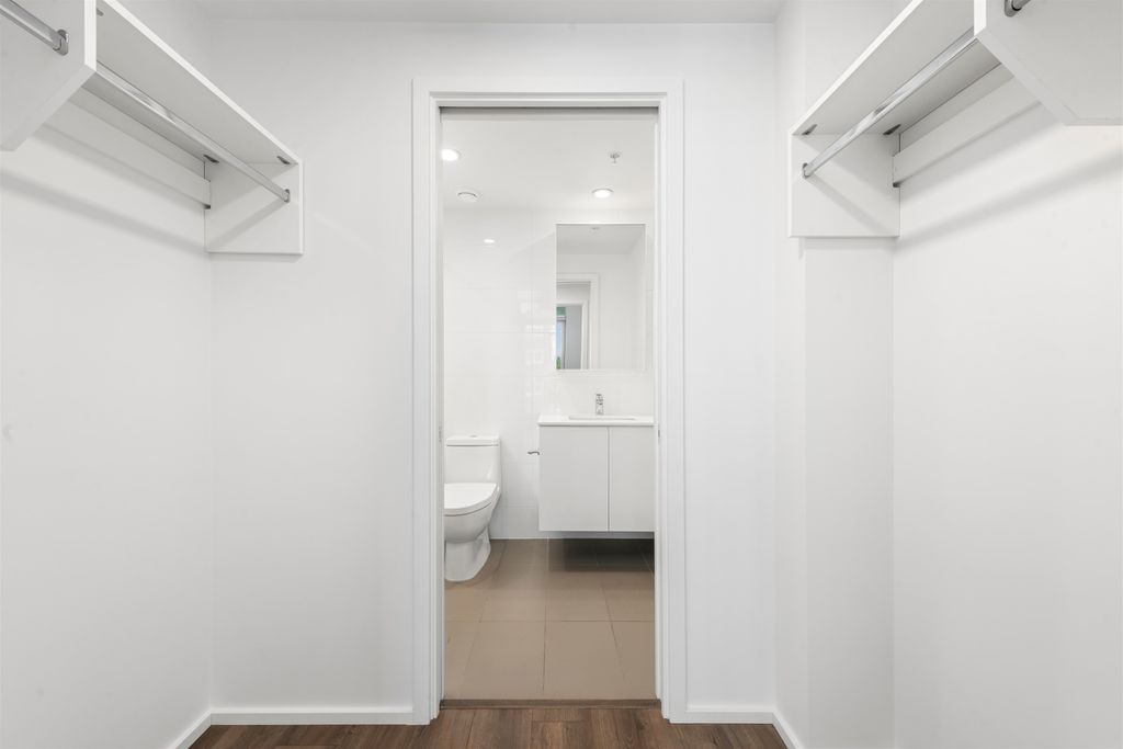 listing image 1101595503898926080