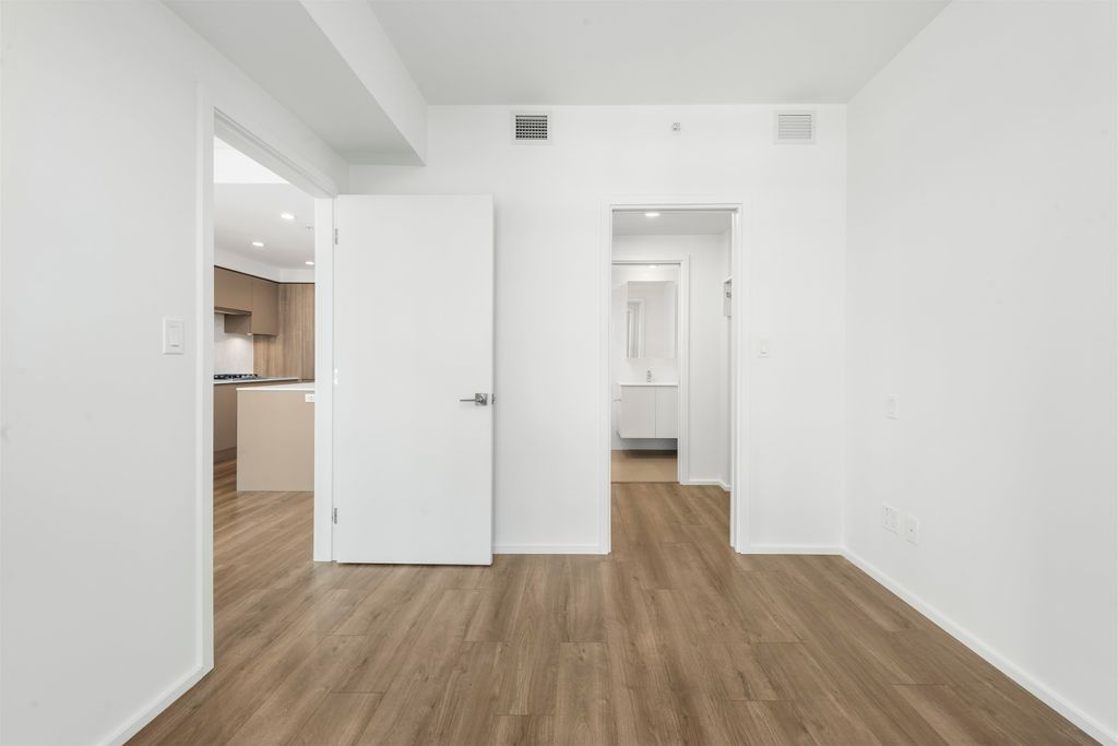 listing image 1100068128390111141