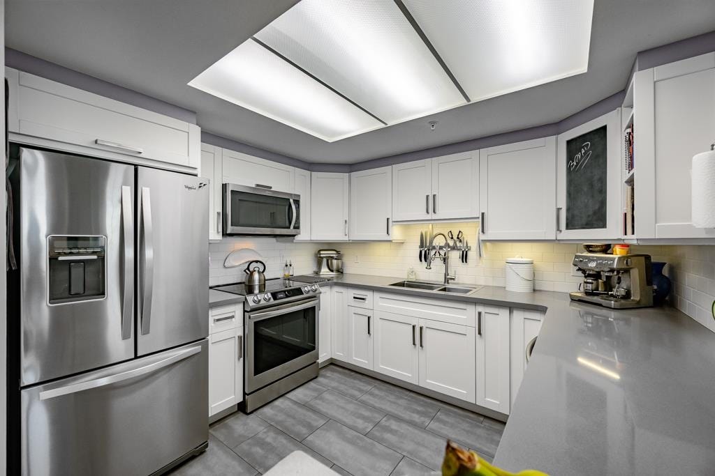 Photo of 13353 108 Avenue #1503, Surrey, BC V3T 5T5 (MLS # R3158045)