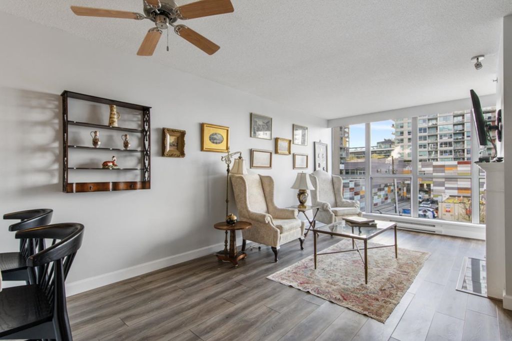 listing image 1106611056386397986