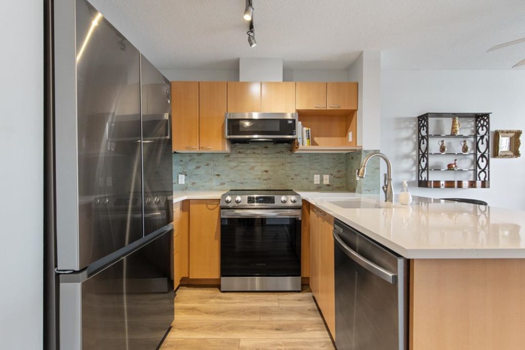 listing image 1108522396948079780