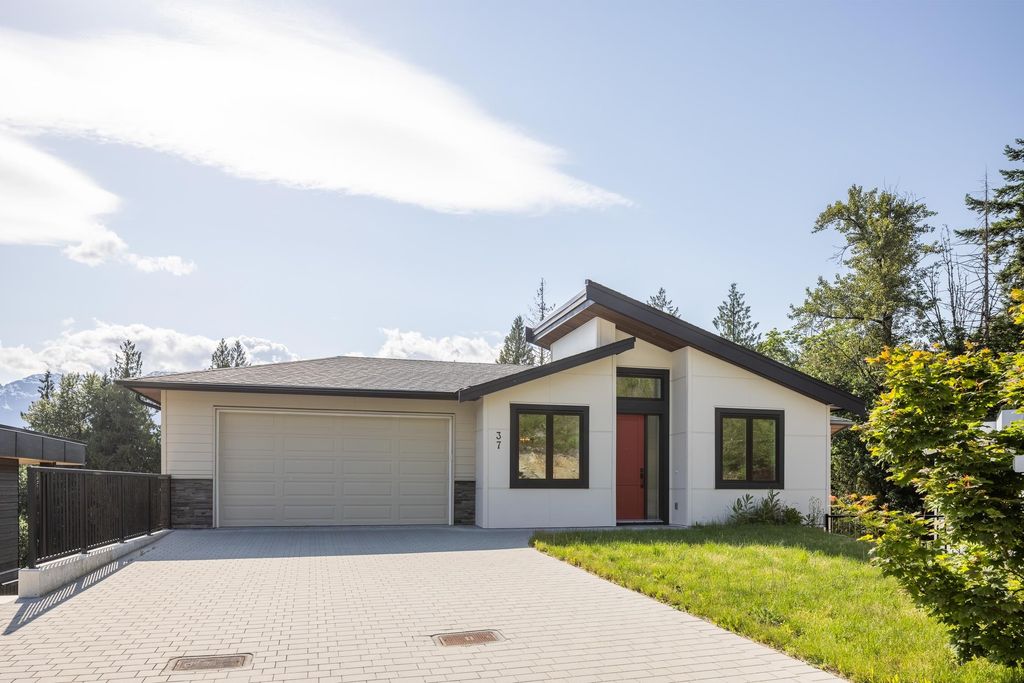 listing image 1108986492434461569