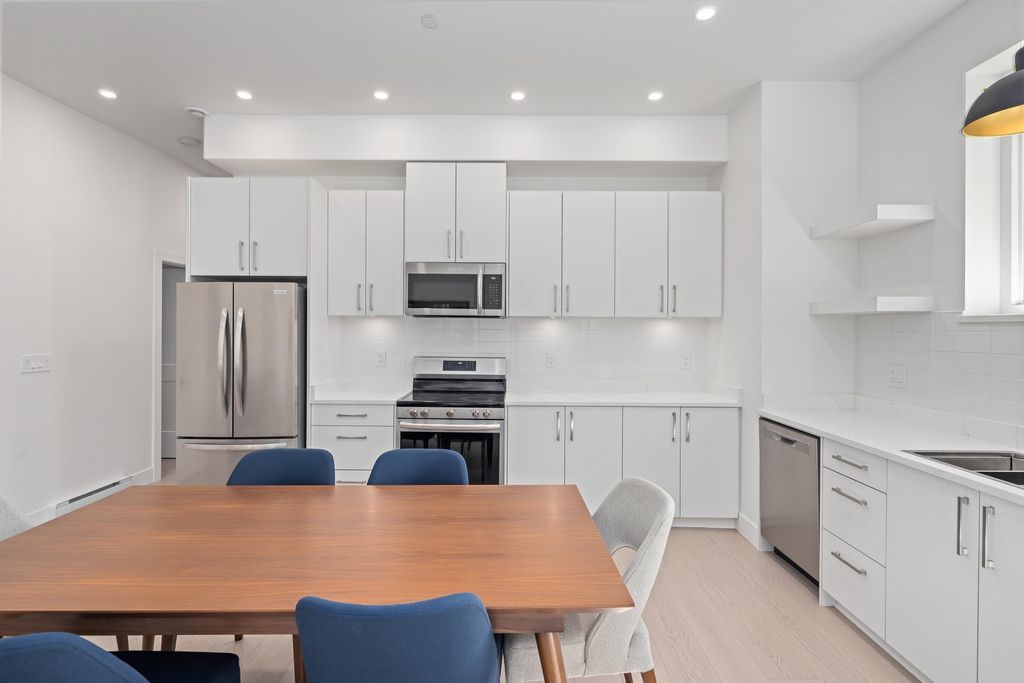 listing image 1104763696801673242