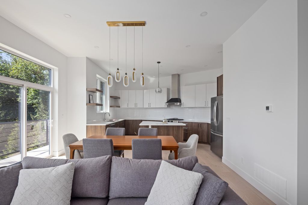 listing image 1101150569196382573