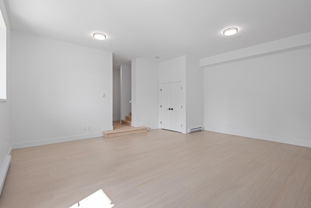 listing image 1107998923407955396