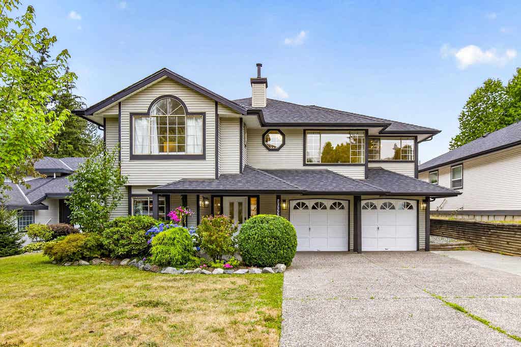 Photo of 23555 108 Avenue, Maple Ridge, BC V2W 1B1 (MLS # R3147581)
