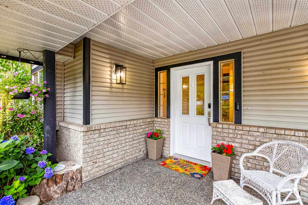 Photo of 23555 108 Avenue, Maple Ridge, BC V2W 1B1 (MLS # R3147581)