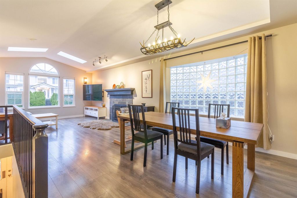 listing image 1106949605422850588