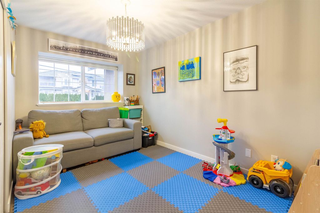 listing image 1105393113812288402