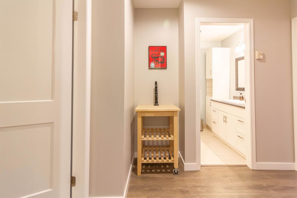 listing image 1105794422638910356