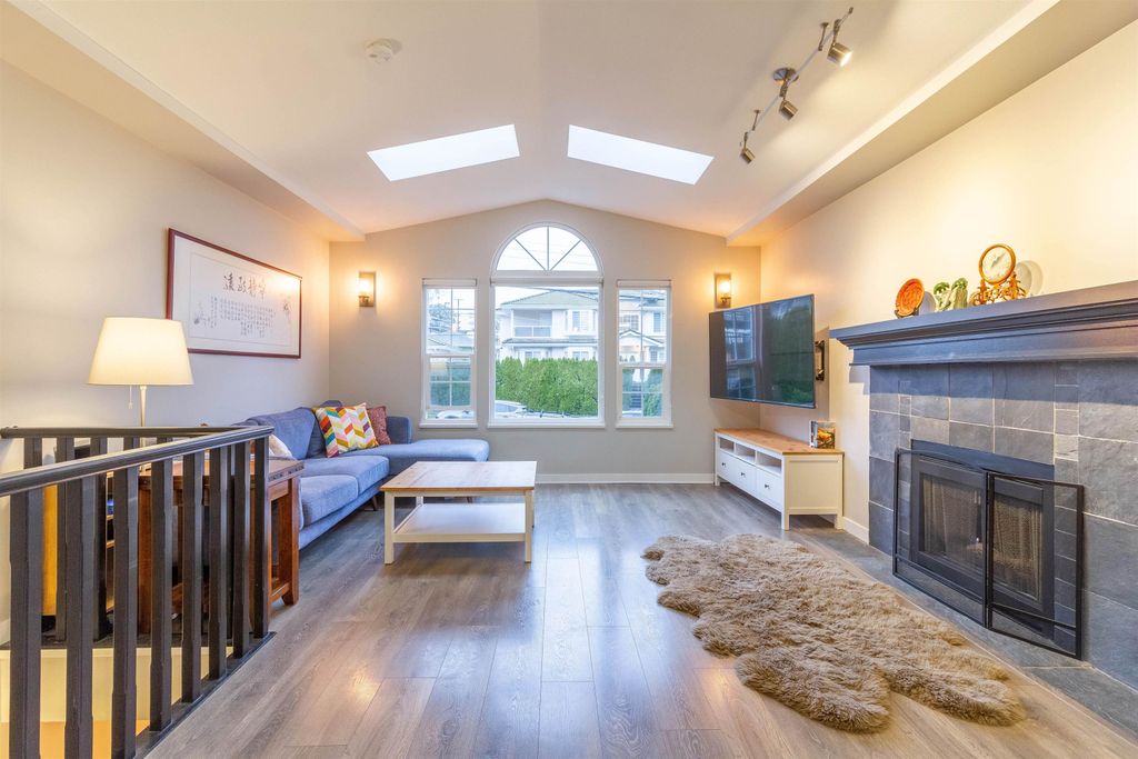 listing image 1101105441228373328
