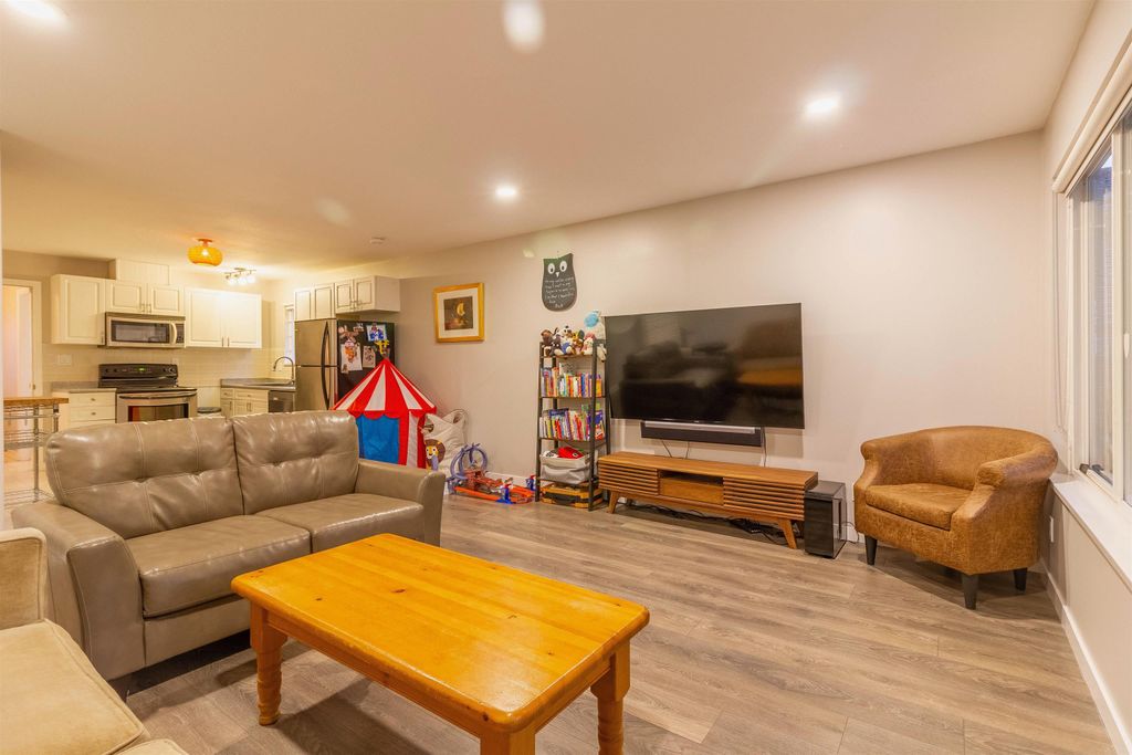 listing image 1103796683677653670