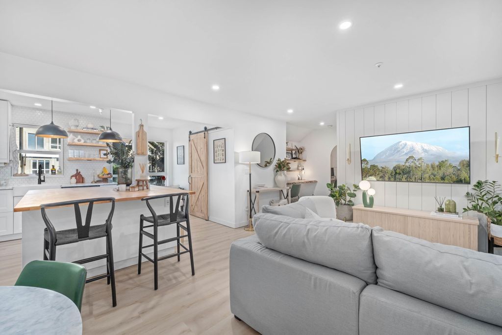listing image 1106579206298822355