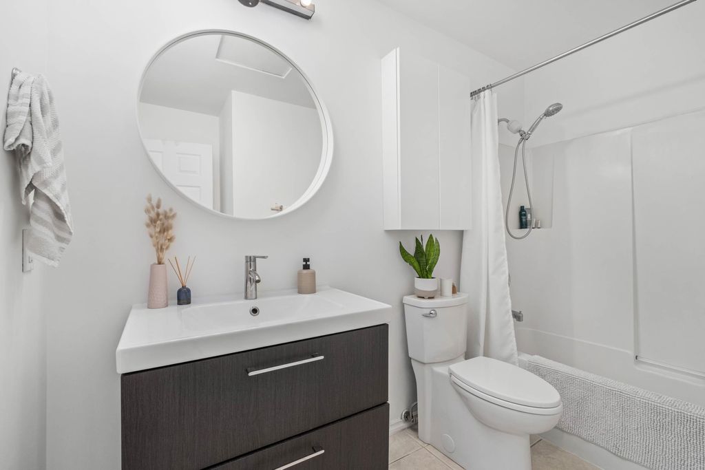 listing image 1100746175610197027