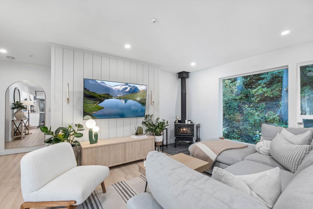 listing image 1101760890356686532