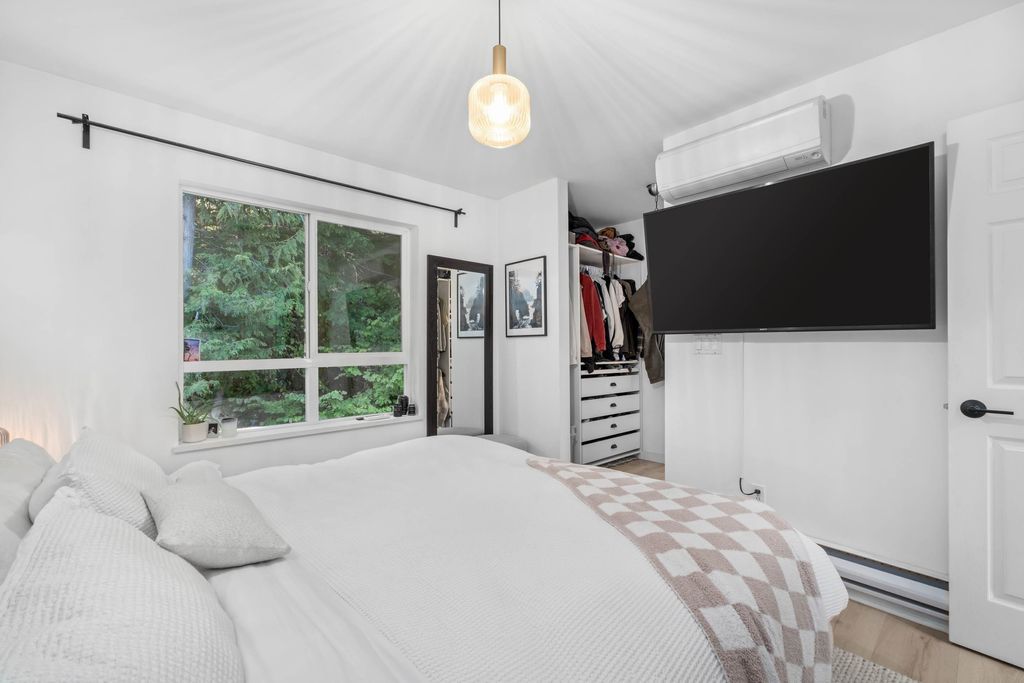 listing image 1108344197305825757