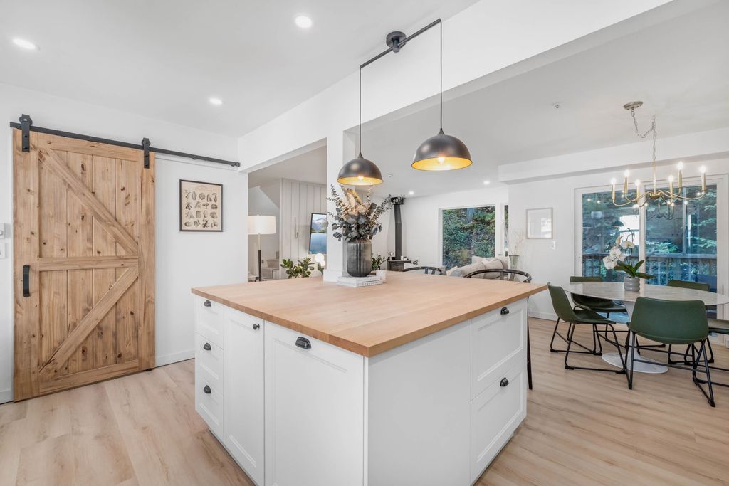 listing image 1105712239684964676
