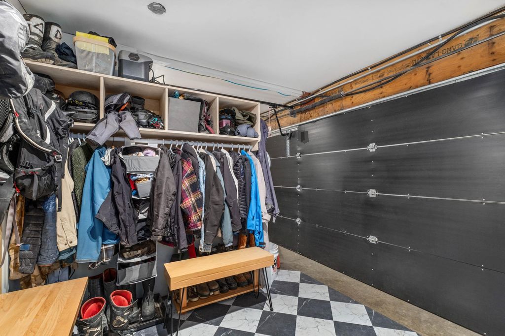 listing image 1102842144170597024