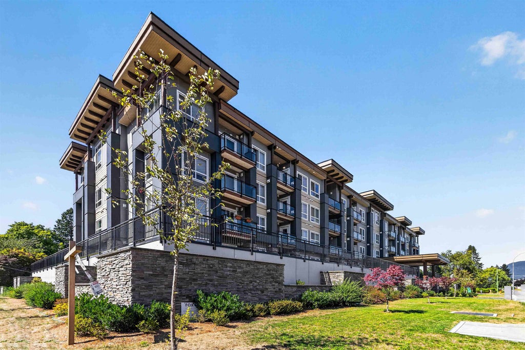 Photo of 9450 Robson Street #403, Chilliwack, BC V2P 0L7 (MLS # R3155149)