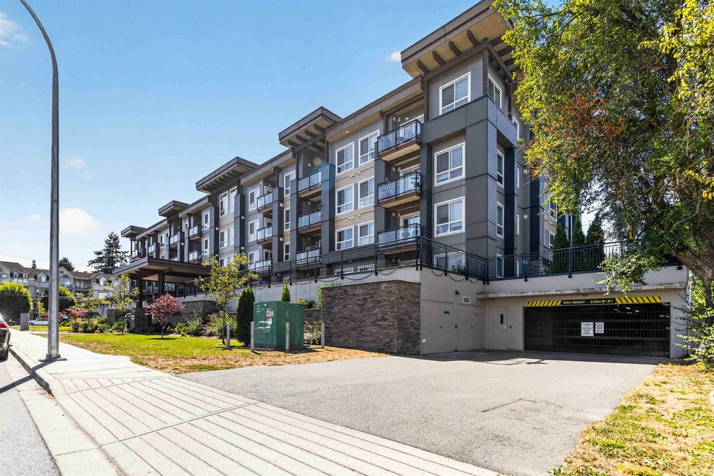Photo of 9450 Robson Street #403, Chilliwack, BC V2P 0L7 (MLS # R3155149)