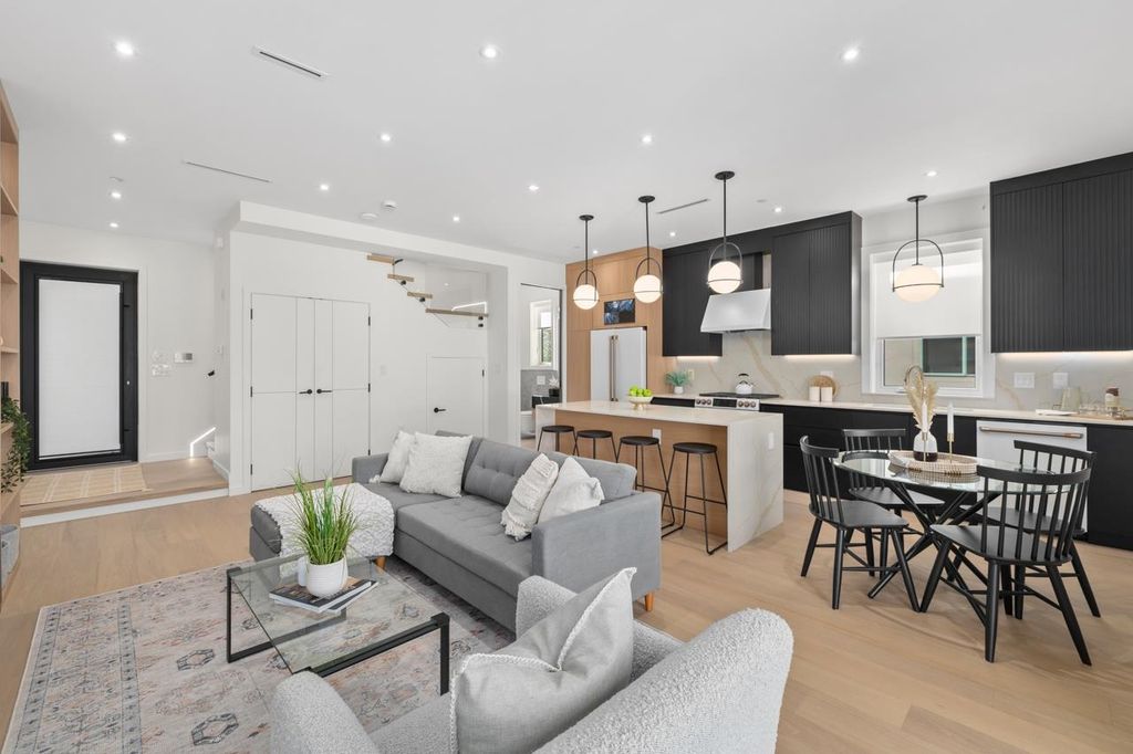 listing image 1107175270828543981
