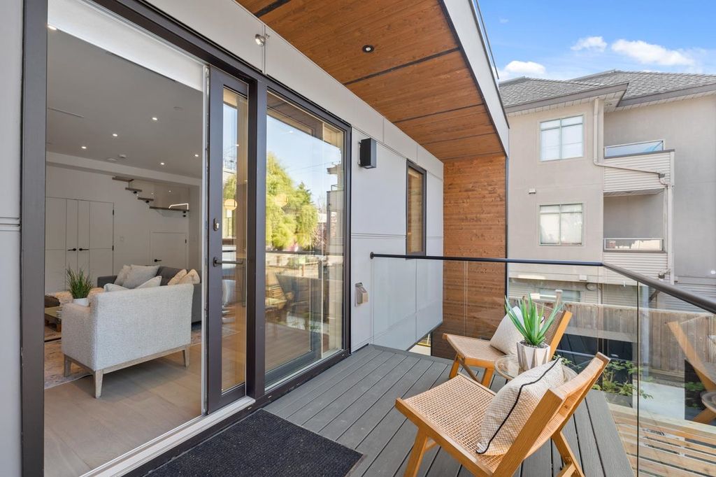listing image 1105332028427674885
