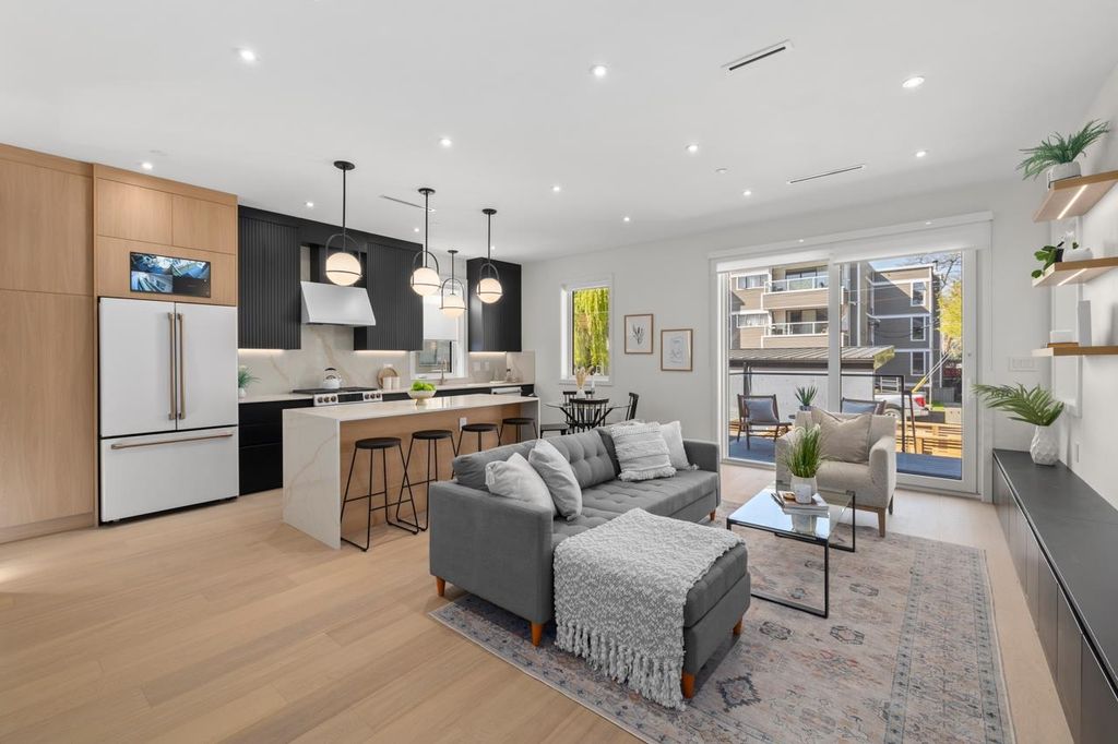 listing image 1104650496326593950