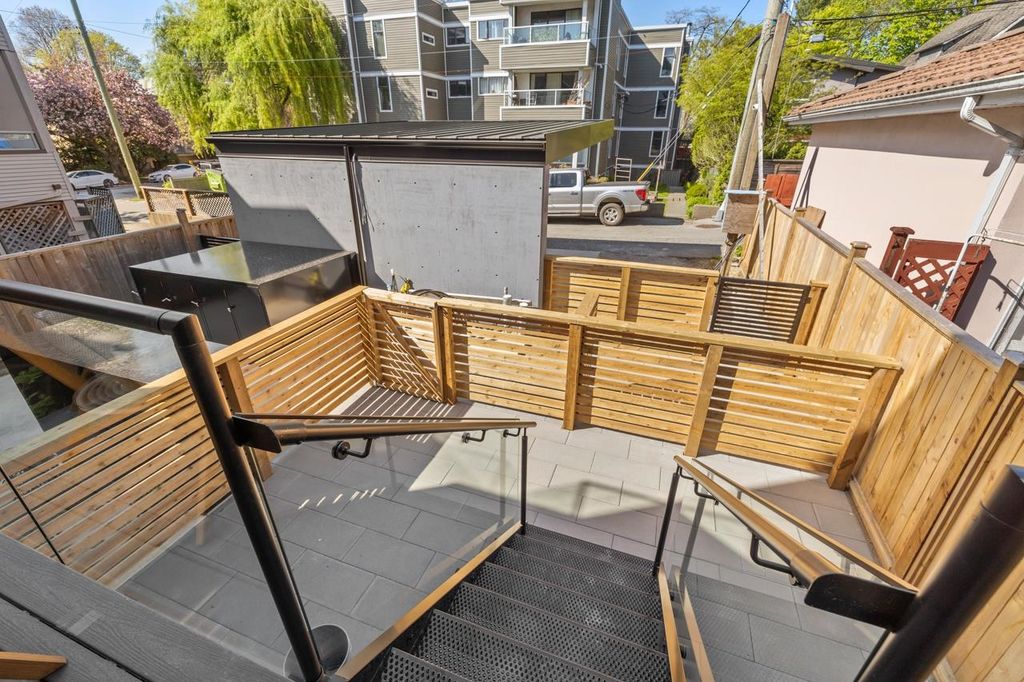 listing image 1103500996428107609