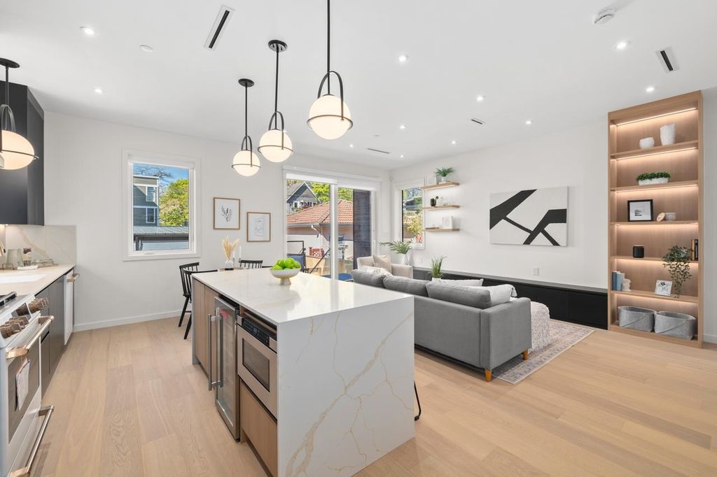 listing image 1104067992567566082