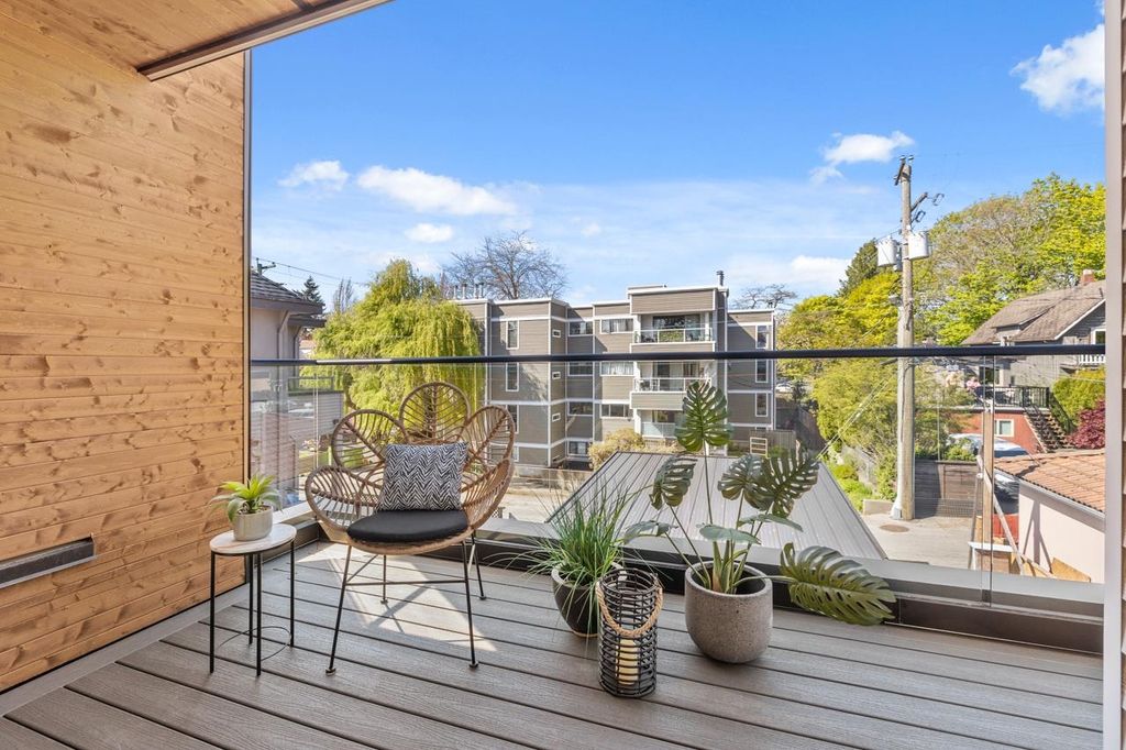 listing image 1105060716772822235