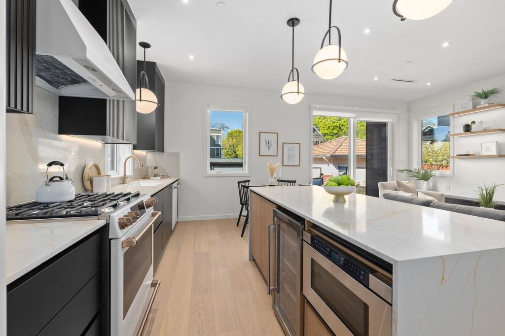 listing image 1106267761310092886