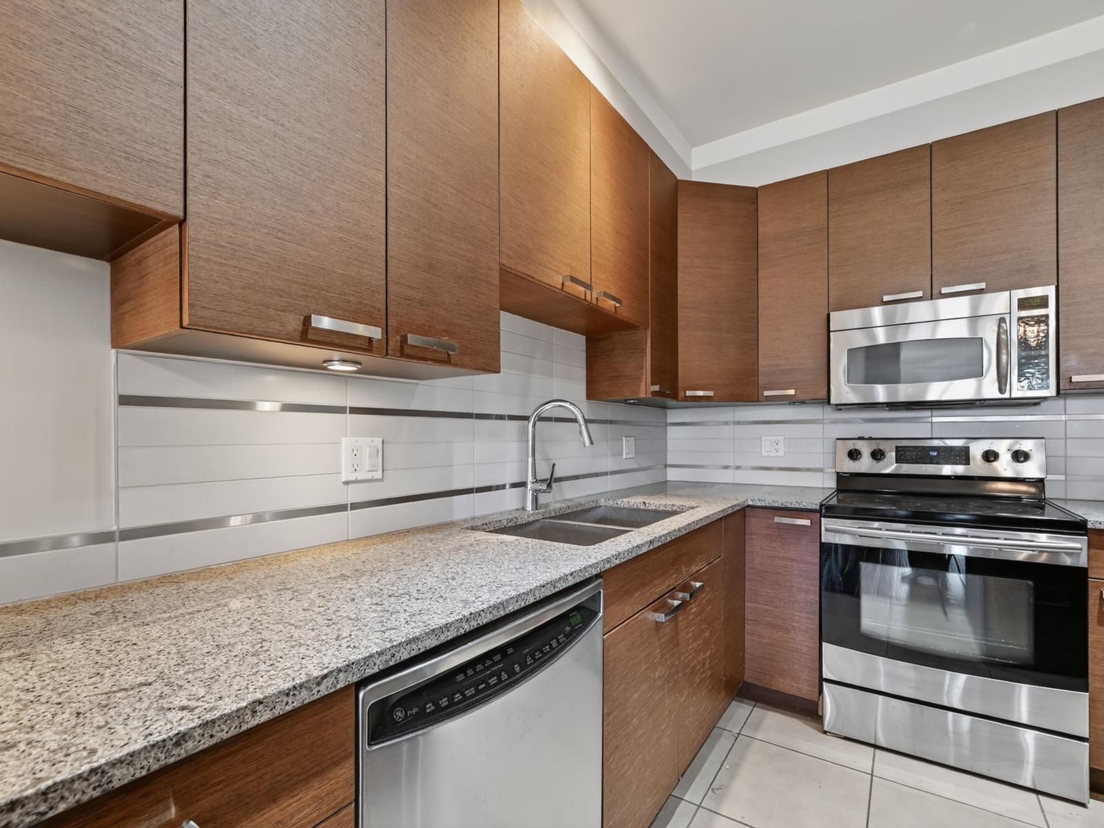 4365 Hastings Street 302