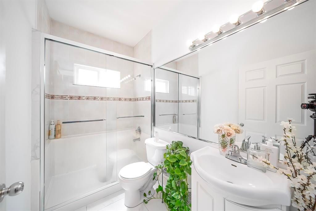 listing image 1106210636376380505