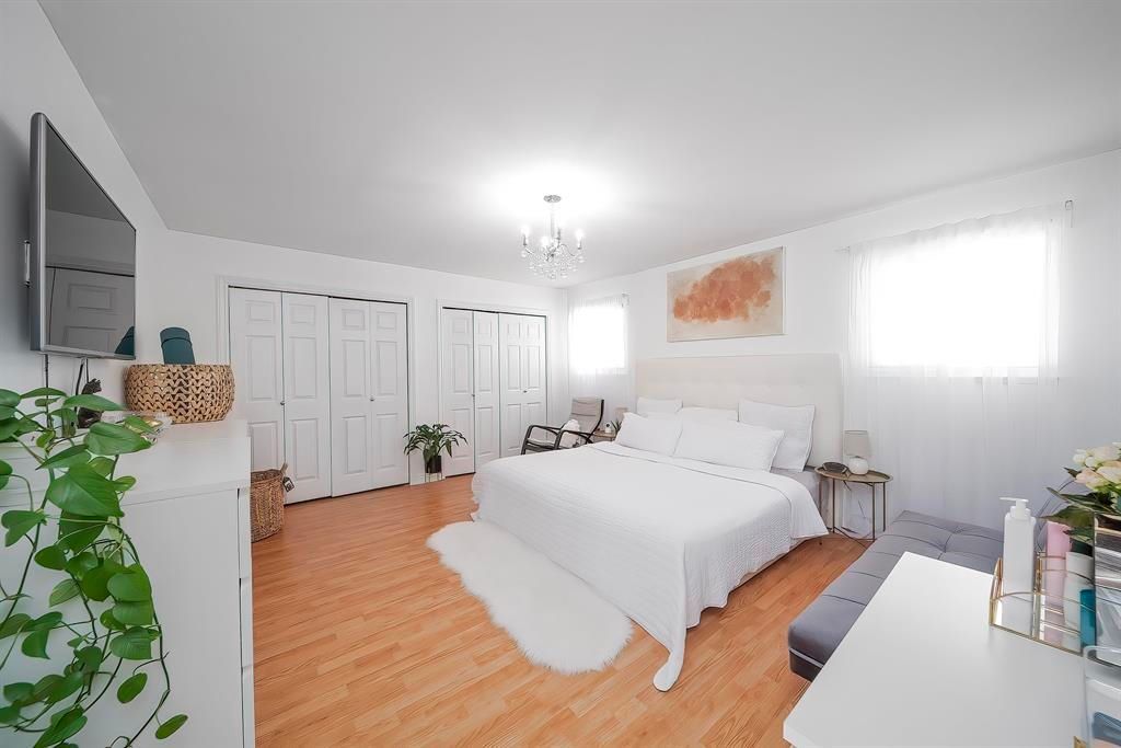 listing image 1105996981100355715