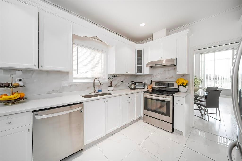 listing image 1100298183381776304